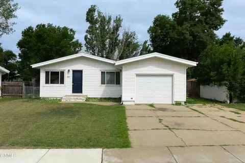 Exterior - 843 Dell Ave, Dickinson, ND 58601 photo 8 of 8
