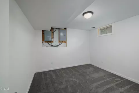 Bedroom - 843 Dell Ave, Dickinson, ND 58601 photo 5 of 5