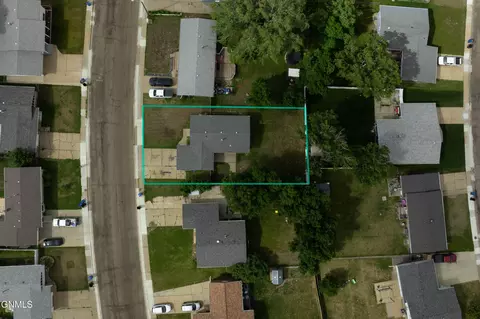 View/Area - 843 Dell Ave, Dickinson, ND 58601 photo 11 of 14
