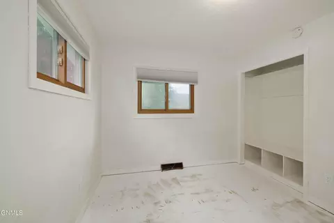 Bedroom - 843 Dell Ave, Dickinson, ND 58601 photo 3 of 5