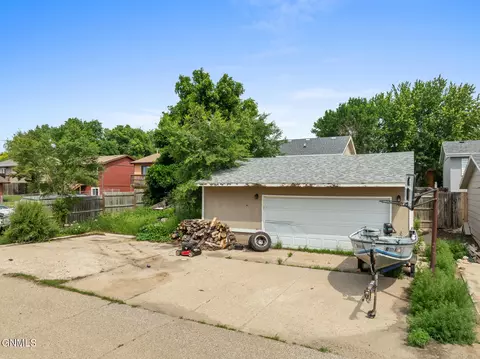 1717 28th St W, Williston, ND 58801 photo 5