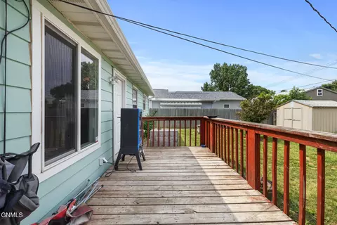 1925 8th Ave W, Williston, ND 58801 photo 5