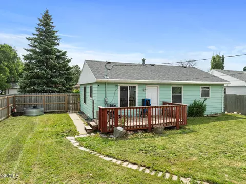 1925 8th Ave W, Williston, ND 58801 photo 3