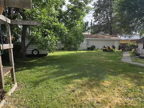 1111 Riverview Ave, Bismarck, ND 58504 photo 2