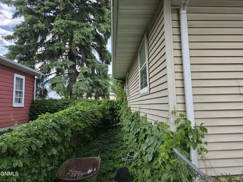 1111 Riverview Ave, Bismarck, ND 58504 photo 7