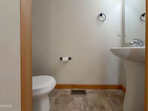341 Adeline Dr, Stanley, ND 58784 photo 3