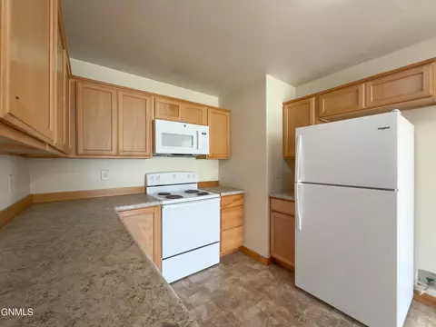 341 Adeline Dr, Stanley, ND 58784 photo 9