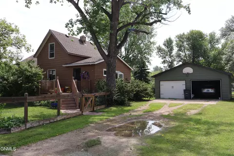 111 Roosevelt Ave NE, Bowbells, ND 58721