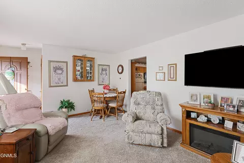 1509 7th Ave W, Williston, ND 58801 photo 5