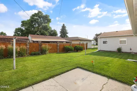1509 7th Ave W, Williston, ND 58801 photo 27