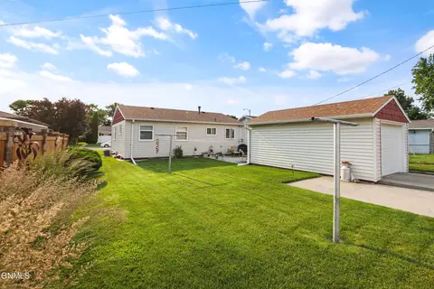 1509 7th Ave W, Williston, ND 58801 photo 26