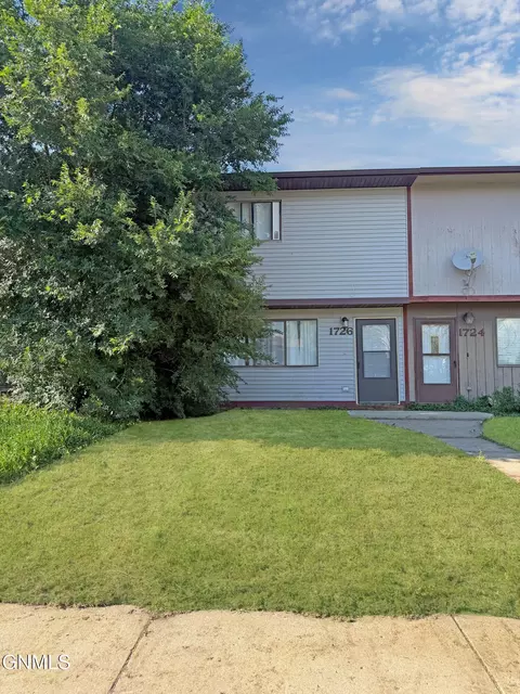 1726 30th St W, Williston, ND 58801 photo 1