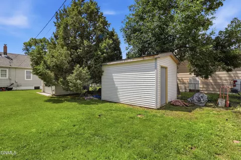 612 4th St W, Williston, ND 58801 photo 10
