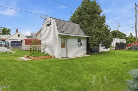 612 4th St W, Williston, ND 58801 photo 7