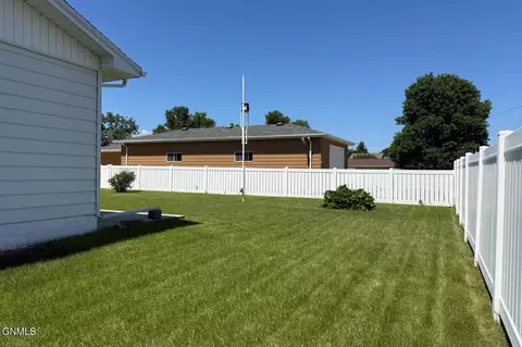 203 20th St E, Williston, ND 58801 photo 50