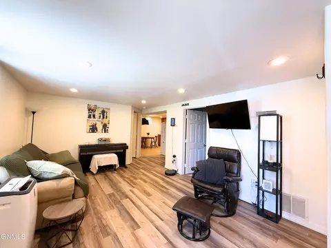 516 University Ave, Williston, ND 58801 photo 3