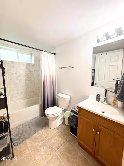 516 University Ave, Williston, ND 58801 photo 6