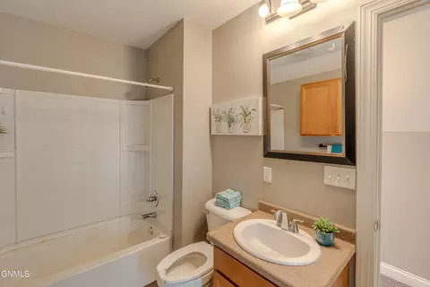 2100 Rosser Ave E, Bismarck, ND 58501 photo 19