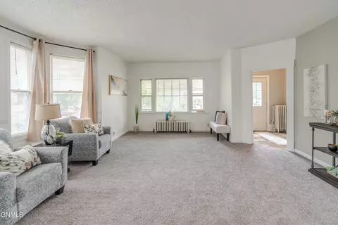 2100 Rosser Ave E, Bismarck, ND 58501 photo 1