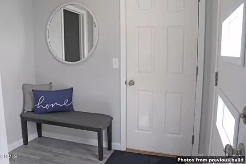 Entry Way - 4708 Obsidian Ct NW, Mandan, ND 58554 photo 2 of 2