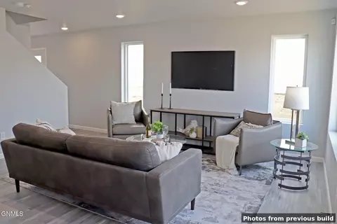 Living - 4708 Obsidian Ct NW, Mandan, ND 58554 photo 1 of 1