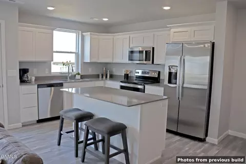 Kitchen - 4708 Obsidian Ct NW, Mandan, ND 58554 photo 1 of 1