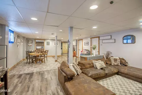 112 Pacific Ave, Mott, ND 58646 photo 6