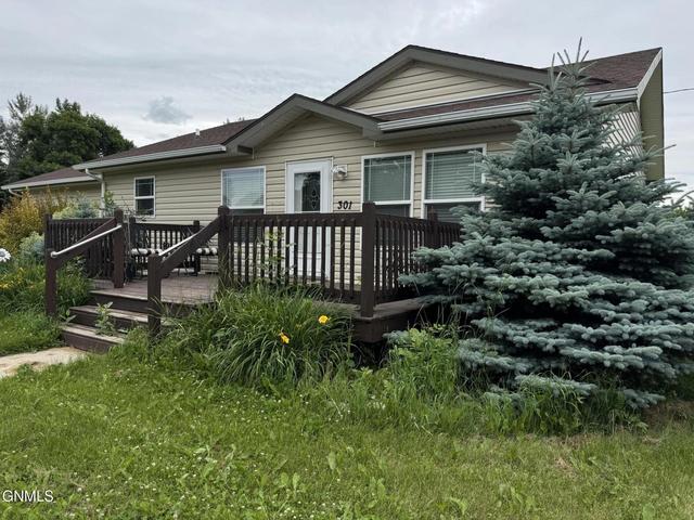 301 1st St NW, Bowbells, ND 58721