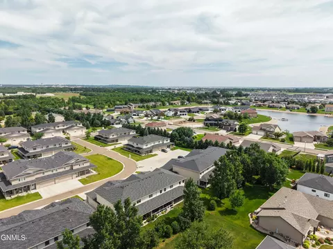 View/Area - 722 Compass Loop, Bismarck, ND 58504 photo 4 of 5