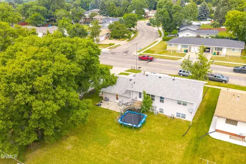 View/Area - 303 Interstate Ave, Bismarck, ND 58503 photo 2 of 3