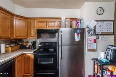 Kitchen - 303 Interstate Ave, Bismarck, ND 58503 photo 3 of 6