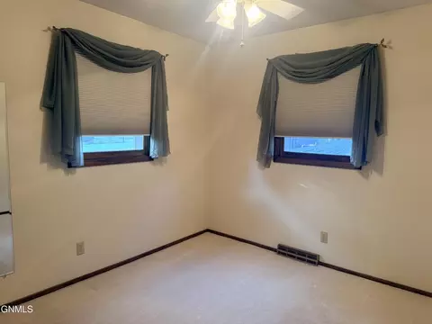 Bedroom - 2013 Assumption Dr, Bismarck, ND 58501 photo 3 of 4
