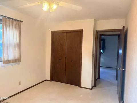Bedroom - 2013 Assumption Dr, Bismarck, ND 58501 photo 2 of 4