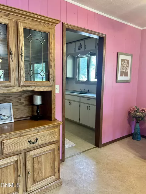 Dining - 214 4th Ave E, Turtle Lake, ND 58575 photo 4 of 6