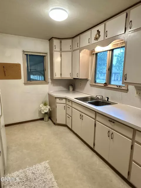 Kitchen - 214 4th Ave E, Turtle Lake, ND 58575 photo 4 of 11