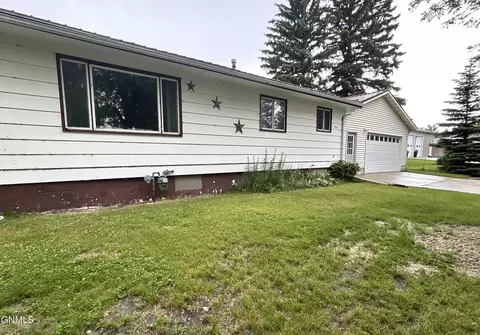 Exterior - 214 4th Ave E, Turtle Lake, ND 58575 photo 1 of 3
