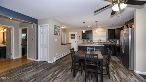 906 5th Ave NW, Mandan, ND 58554