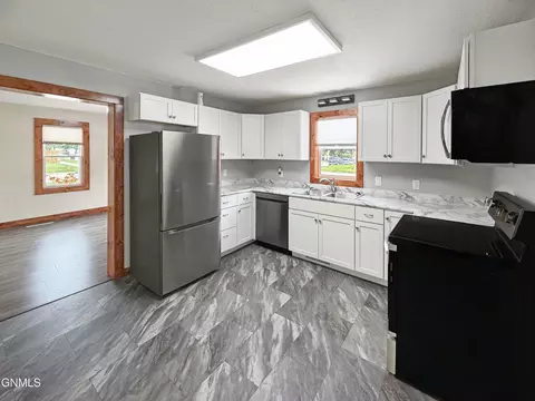 801 Broadway W, Williston, ND 58801 photo 12