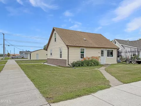 801 Broadway W, Williston, ND 58801 photo 2