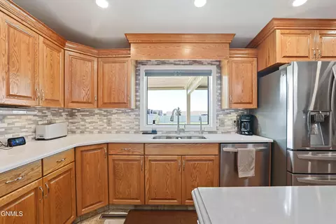 Kitchen - 1509 46th St W, Williston, ND 58801 photo 5 of 5