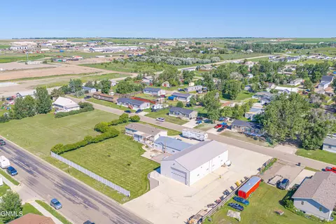 View/Area - 1509 46th St W, Williston, ND 58801 photo 9 of 15