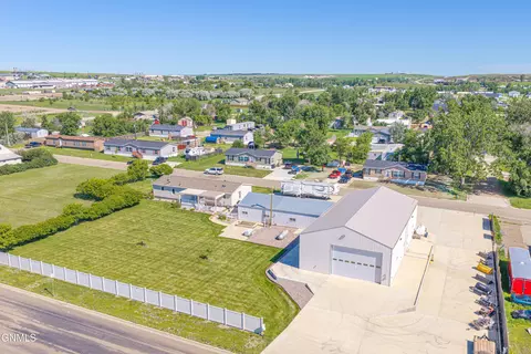 View/Area - 1509 46th St W, Williston, ND 58801 photo 10 of 15