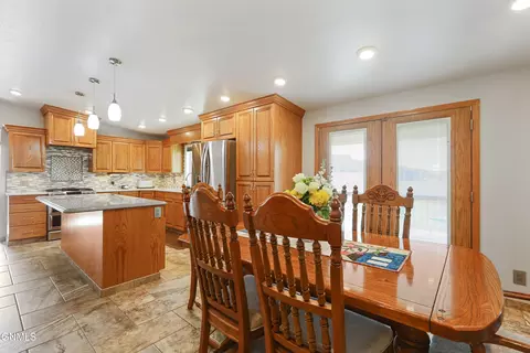 Dining - 1509 46th St W, Williston, ND 58801 photo 1 of 2