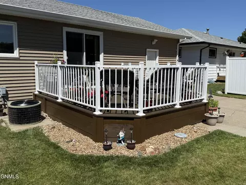 Exterior - 1839 Ryan Dr, Bismarck, ND 58501 photo 5 of 8