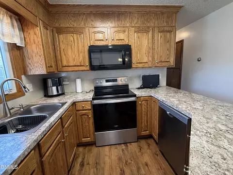 Kitchen - 1839 Ryan Dr, Bismarck, ND 58501 photo 1 of 4