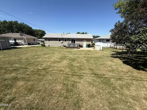 Exterior - 1839 Ryan Dr, Bismarck, ND 58501 photo 6 of 8