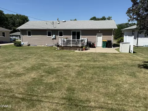 Exterior - 1839 Ryan Dr, Bismarck, ND 58501 photo 8 of 8