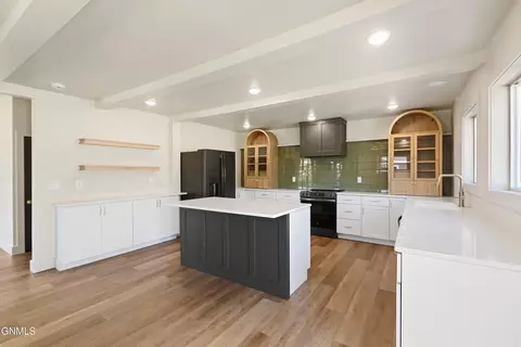 Kitchen - 429 7th Ave W, Williston, ND 58801 photo 3 of 8