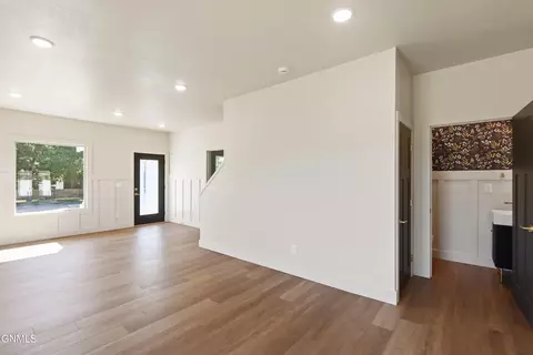 Living - 429 7th Ave W, Williston, ND 58801 photo 4 of 5