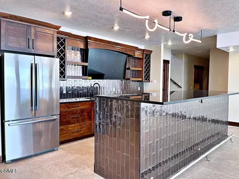 Kitchen - 14044 48th St NW, Williston, ND 58801 photo 9 of 11